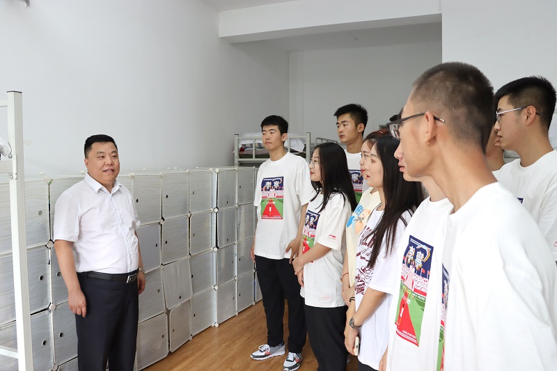 參觀寢室網(wǎng)站.jpg